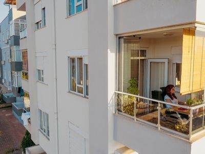Balkon w miejskim stylu: Jak technorattan potrafi stworzyć wyjatkowe aranżacje
